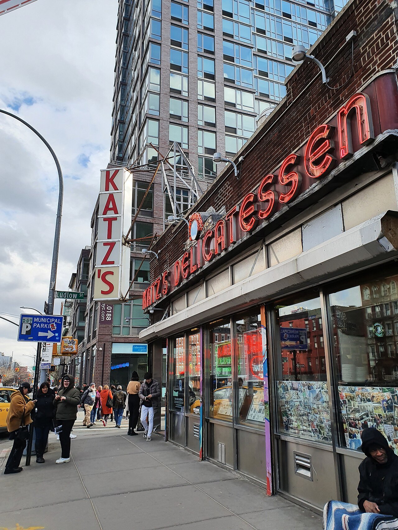 Katz's Delicatessen's long sign along Houston Street